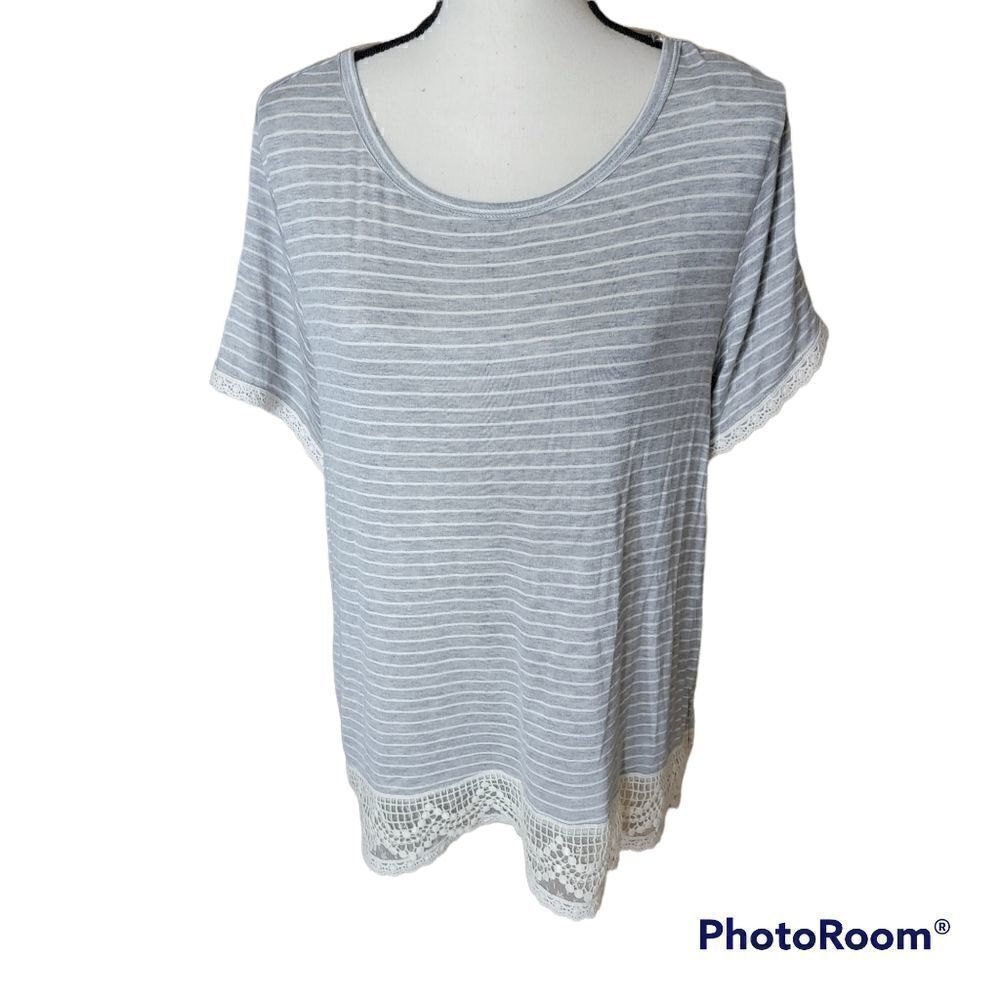 Rewind Striped Short Sleeved T-Shirt. NWT. Size XXL.